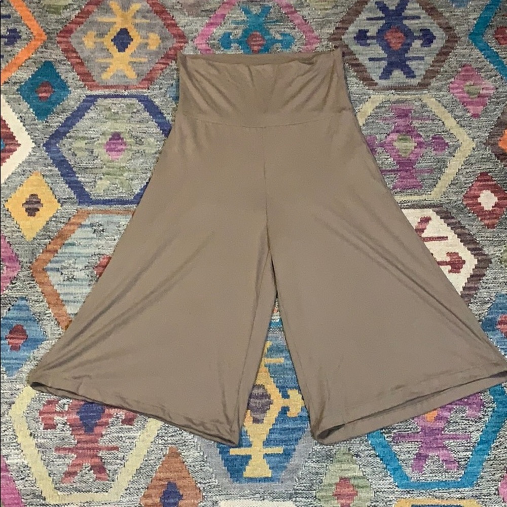Goucho pants. Size medium. Wide leg.